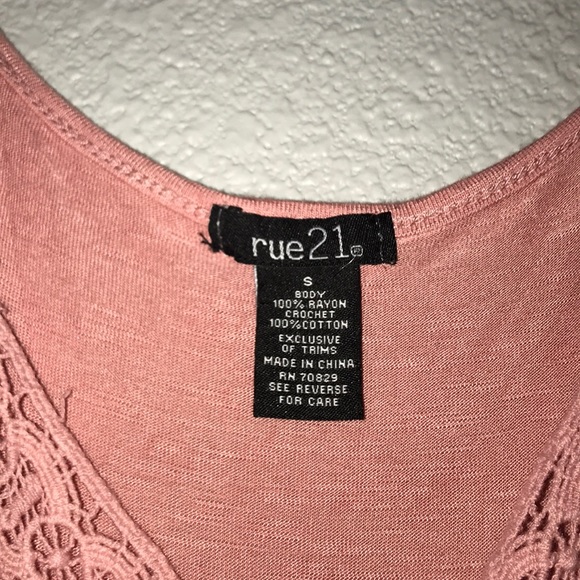 light pink tank top - Picture 3 of 3